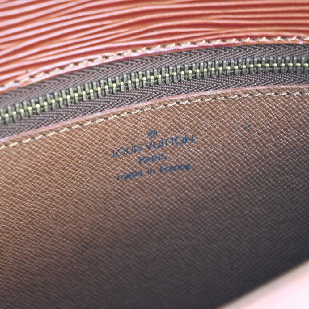 Louis Vuitton Saint Cloud GM in Brown Epi Leather - Picture 11 of 16